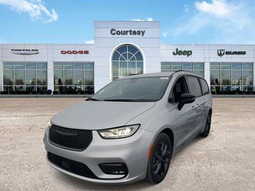 2026 Chrysler Pacifica L