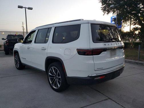 Bright White Clearcoat 2022 Jeep Wagoneer Series III 4x4