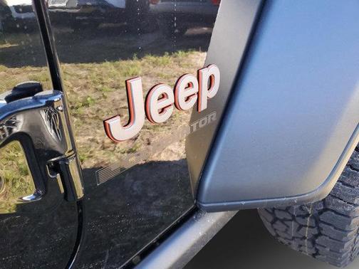 2026 Jeep Gladiator Mojave 4x4