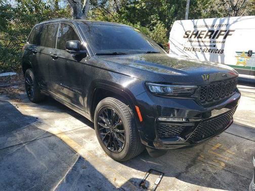 2023 Jeep Grand Cherokee Summit