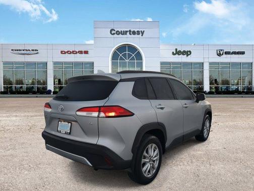 2024 Toyota Corolla Cross LE