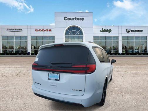 2026 Chrysler Pacifica Limited