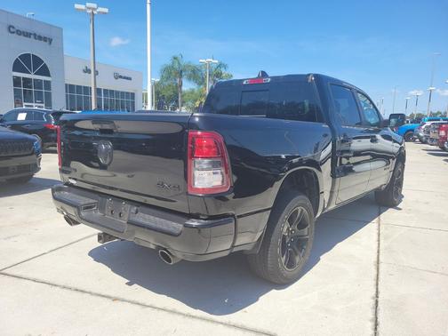 Diamond Black Crystal Pearlcoat 2023 RAM 1500 Big Horn/Lone Star