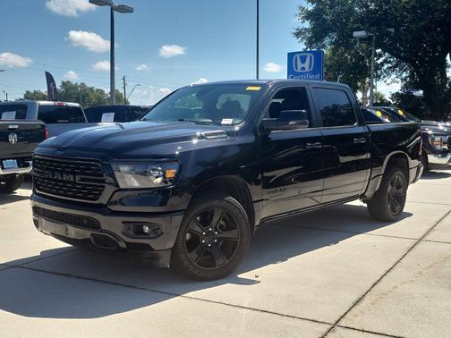 Diamond Black Crystal Pearlcoat 2023 RAM 1500 Big Horn/Lone Star