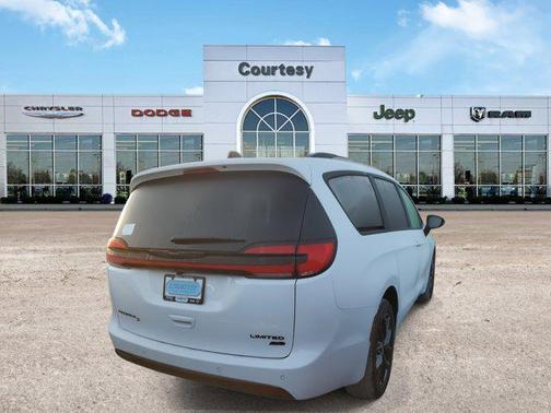 2026 Chrysler Pacifica Limited