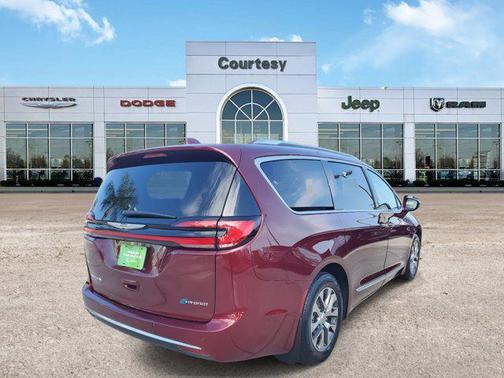 2022 Chrysler Pacifica L
