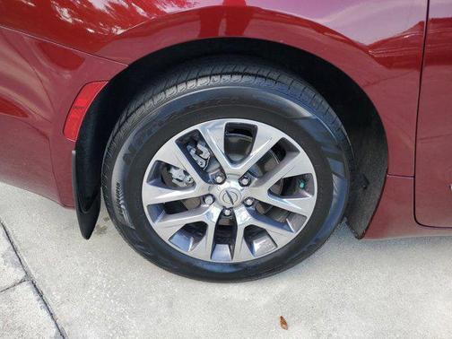 2022 Chrysler Pacifica L