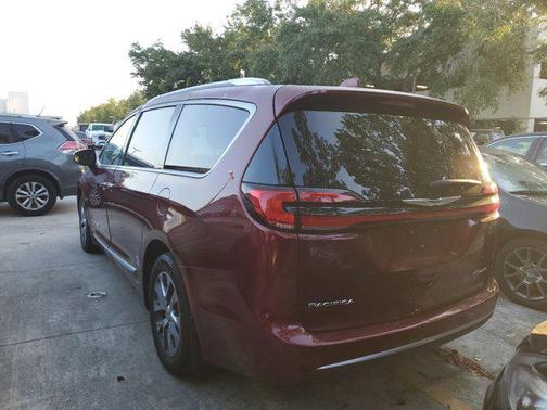 2022 Chrysler Pacifica L