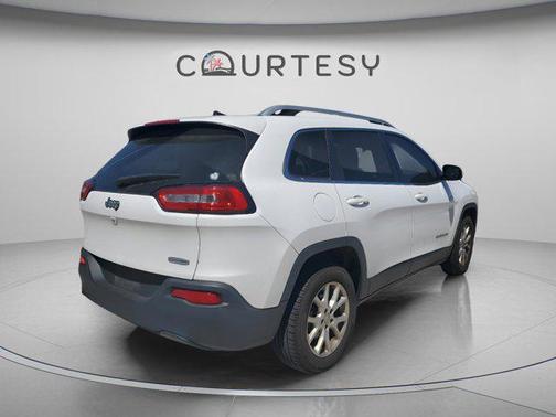 Bright White Clearcoat 2017 Jeep Cherokee Latitude