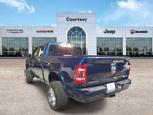 2022 RAM 2500 Laramie Crew Cab 4x4 6'4' Box