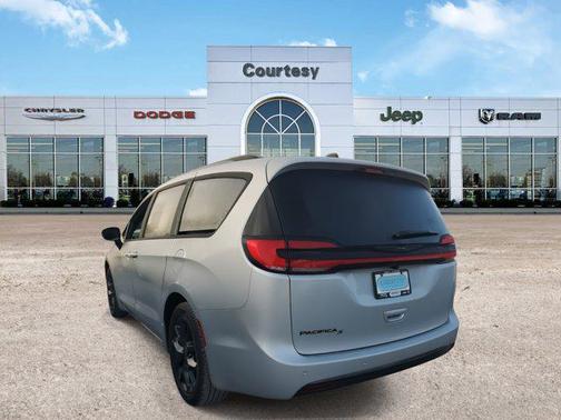 2026 Chrysler Pacifica L