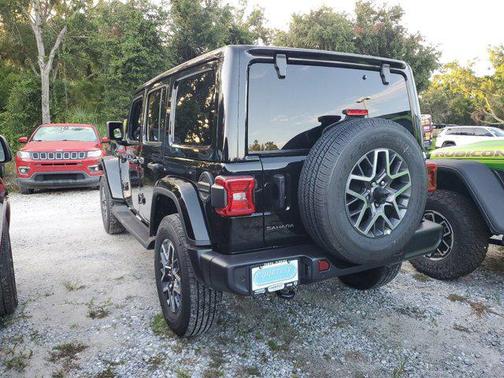 2025 Jeep Wrangler 4-Door Sahara 4x4