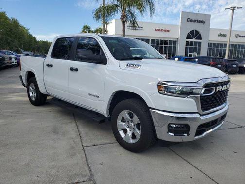 Bright White Clearcoat 2025 RAM 1500 Big Horn/Lone Star