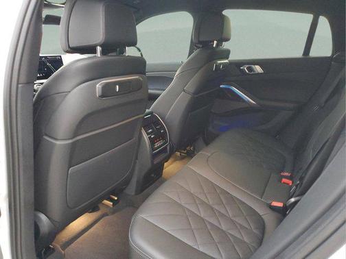 2024 BMW X6 xDrive40i