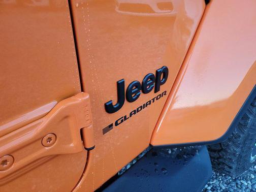 2025 Jeep Gladiator High Tide