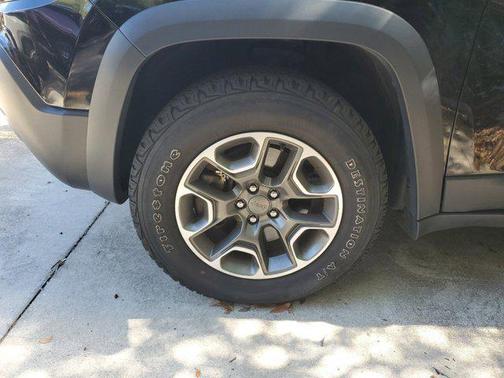 2020 Jeep Cherokee Trailhawk