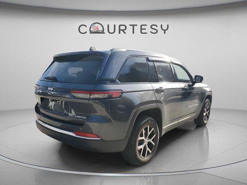 Baltic Gray Metallic Clearcoat 2025 Jeep Grand Cherokee Limited