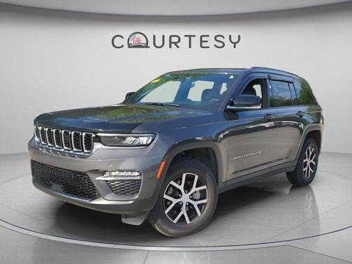 Baltic Gray Metallic Clearcoat 2025 Jeep Grand Cherokee Limited