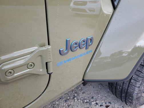 2025 Jeep Wrangler 4xe Sahara