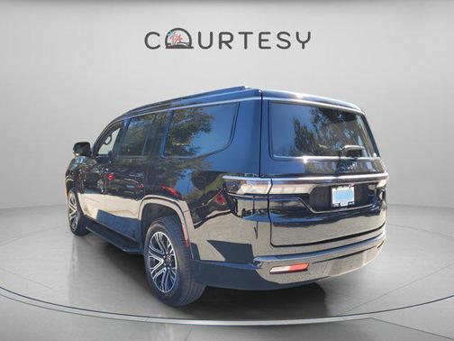 2026 Jeep Grand Wagoneer 4x2