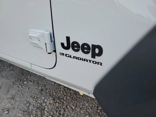 2025 Jeep Gladiator Sport S