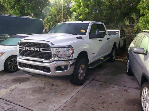 2024 RAM 2500 Big Horn Crew Cab 4x4 6'4' Box