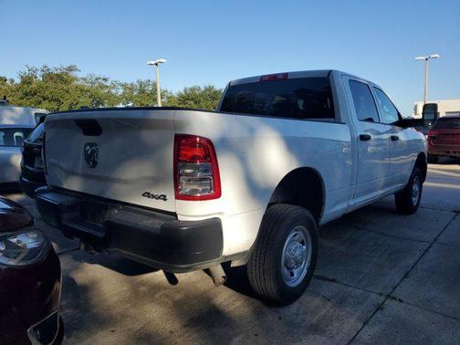 2022 RAM 2500 Tradesman Crew Cab 4x4 6'4' Box
