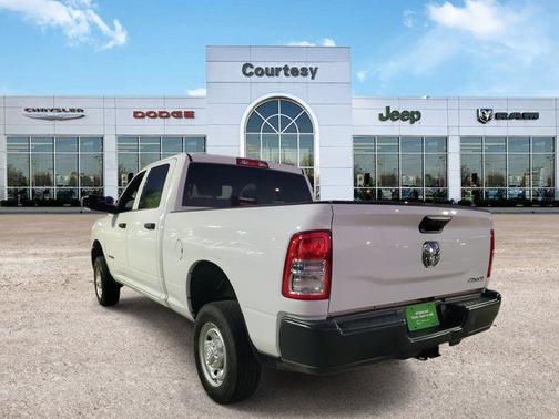 2022 RAM 2500 Tradesman Crew Cab 4x4 6'4' Box