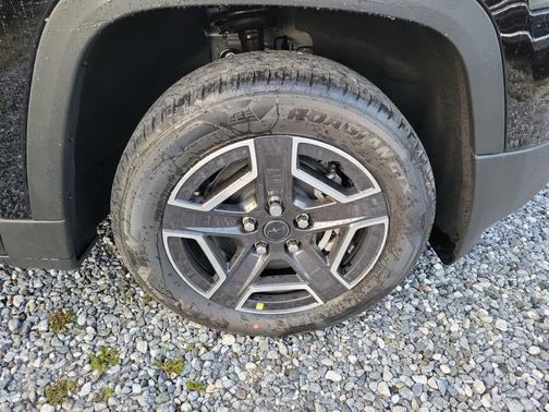 Diamond Black Crystal Pearlcoat 2026 Jeep Cherokee Limited