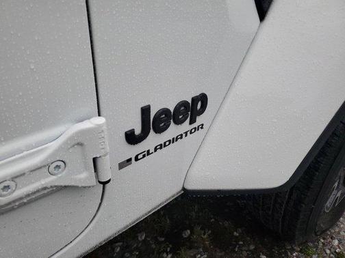2025 Jeep Gladiator Sport S