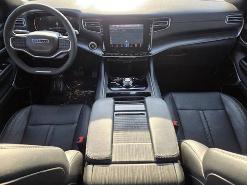 Diamond Black Crystal Pearlcoat 2023 Jeep Wagoneer L Series II 4x4