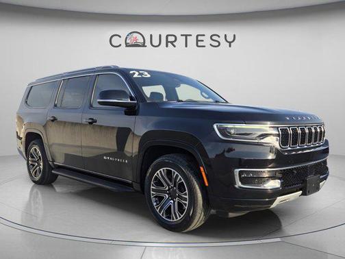 Diamond Black Crystal Pearlcoat 2023 Jeep Wagoneer L Series II 4x4