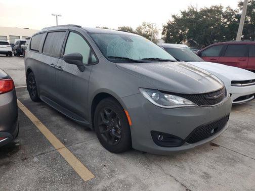 2020 Chrysler Pacifica Touring-L Plus