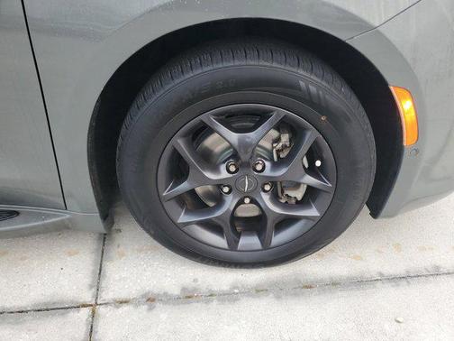 2020 Chrysler Pacifica Touring-L Plus