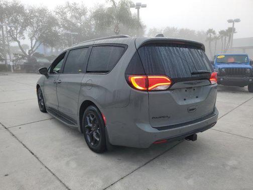 2020 Chrysler Pacifica Touring-L Plus