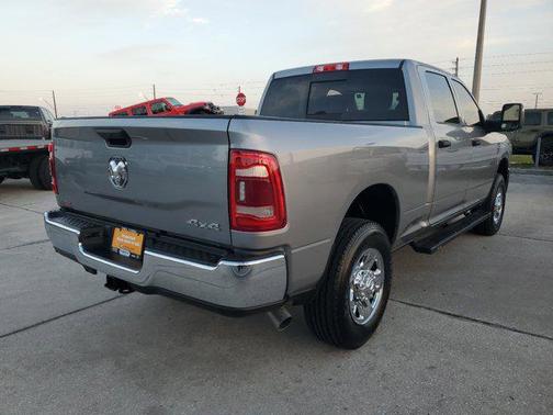 2024 RAM 3500 Tradesman Crew Cab 4x4 6'4' Box