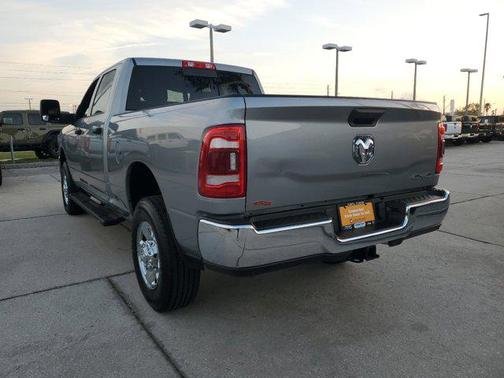 2024 RAM 3500 Tradesman Crew Cab 4x4 6'4' Box