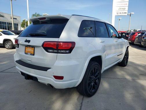 2022 Jeep Grand Cherokee Laredo
