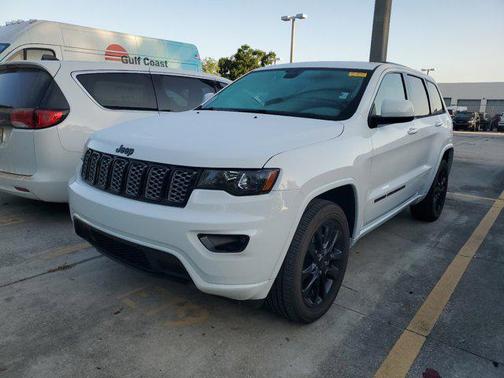 2022 Jeep Grand Cherokee Laredo
