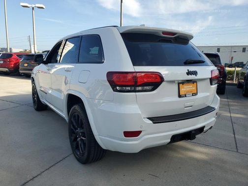 2022 Jeep Grand Cherokee Laredo