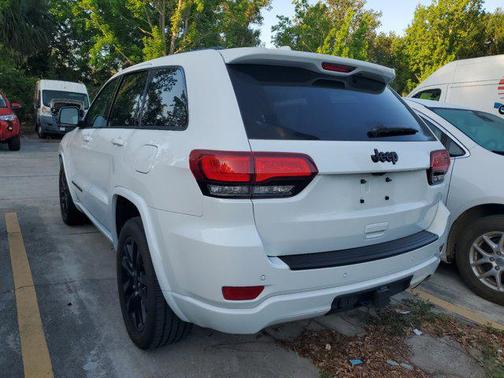 2022 Jeep Grand Cherokee Laredo