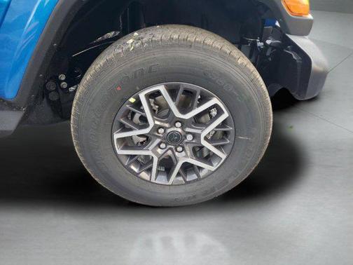 Hydro Blue Pearlcoat 2026 Jeep Wrangler 4-Door Sahara 4x4