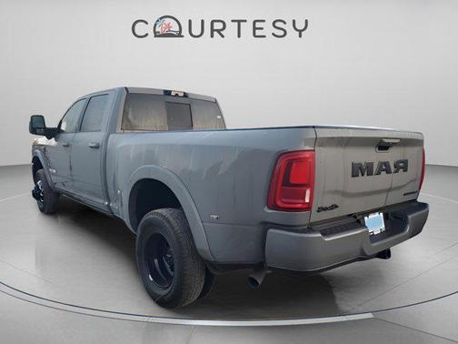 2026 RAM 3500 Limited Crew Cab 4x4 8' Box