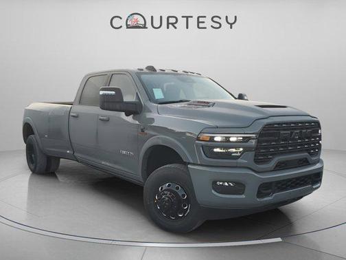 2026 RAM 3500 Limited Crew Cab 4x4 8' Box