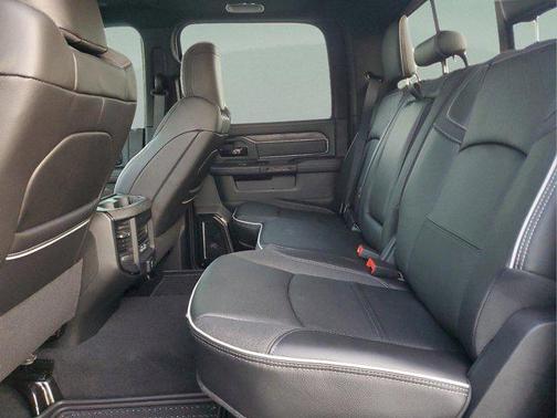 2026 RAM 3500 Limited Crew Cab 4x4 8' Box