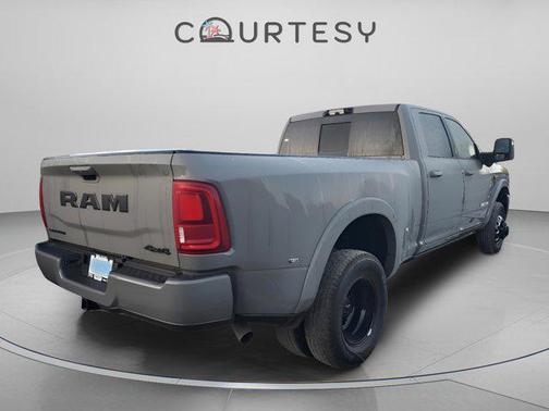 2026 RAM 3500 Limited Crew Cab 4x4 8' Box