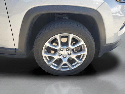 2024 Jeep Compass Latitude Lux