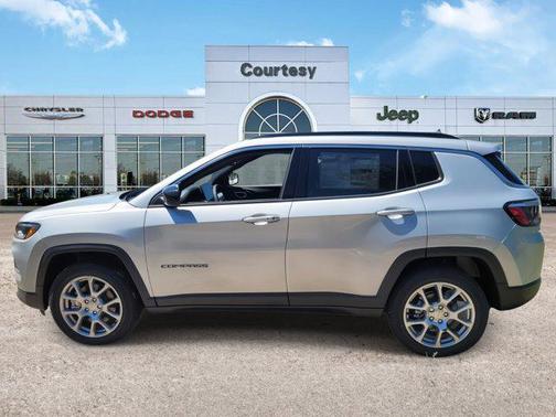 2024 Jeep Compass Latitude Lux