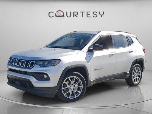 2024 Jeep Compass Latitude Lux