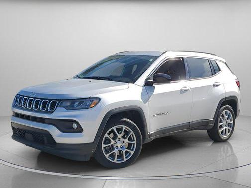 2024 Jeep Compass Latitude Lux